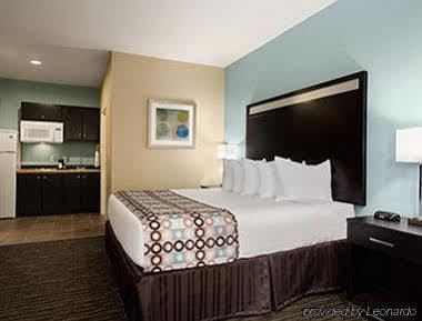 Days Inn Pearsall 외부 사진