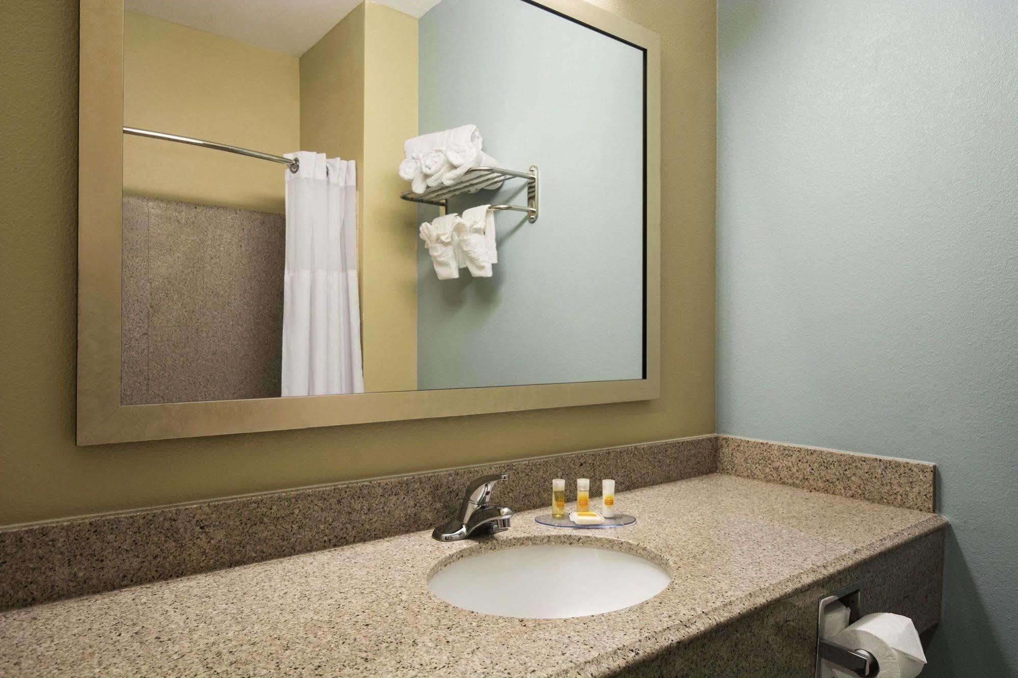 Days Inn Pearsall 외부 사진